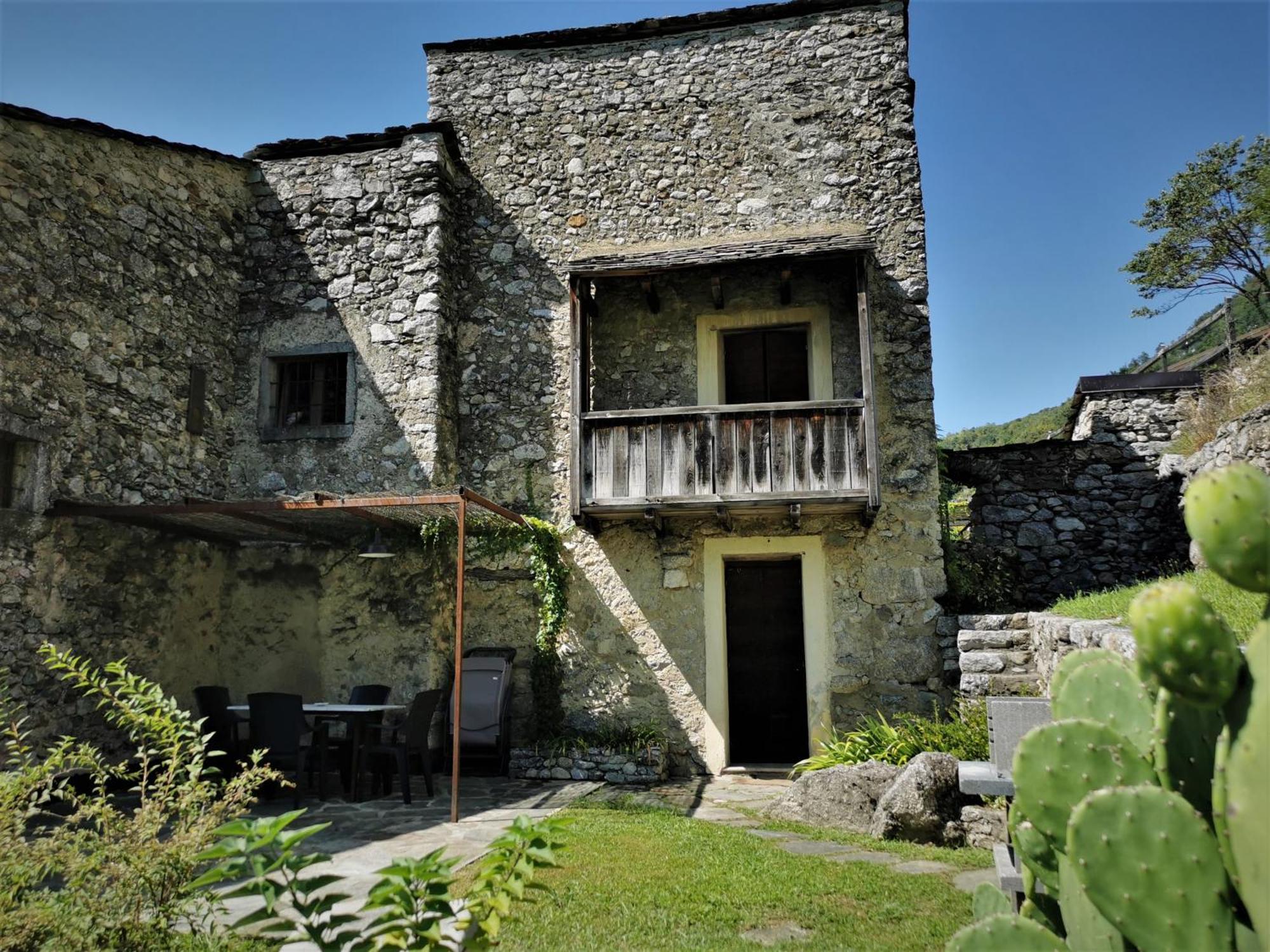 Borgo Selvapiana Villa Morbegno Exterior photo